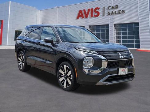 Used 2025 Mitsubishi Outlander SE AWD/4WD image 9