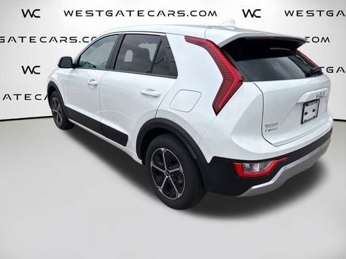 Used 2025 Kia Niro LX image 14