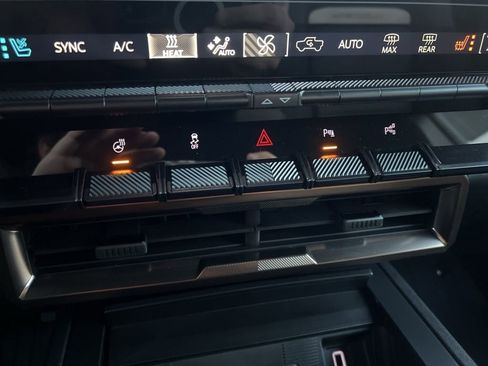 New 2025 GMC Hummer EV 2X image 28