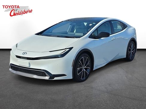 Used 2024 Toyota Prius LE image 1