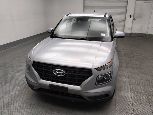 Used 2021 Hyundai Venue SE FWD image 15
