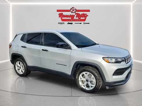 Used 2025 Jeep Compass Sport AWD/4WD image 7