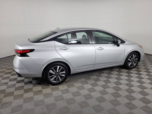 Used 2021 Nissan Versa SV FWD image 10