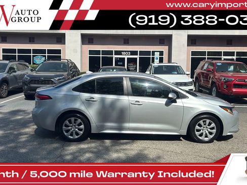 Used 2020 Toyota Corolla LE FWD image 4