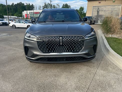 Used 2025 Lincoln Aviator Reserve w/ Equipment Group 201A AWD/4WD image 2