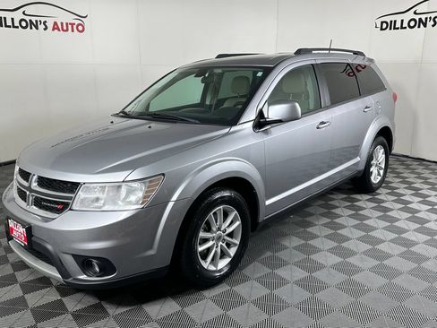 Used 2018 Dodge Journey SXT w/ Safe & Sound Group FWD image 2
