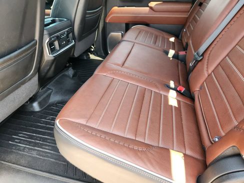 Used 2024 GMC Sierra 2500 Denali Ultimate AWD/4WD image 30