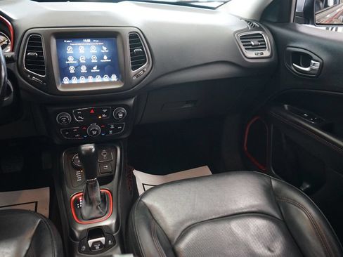 Used 2018 Jeep Compass Trailhawk w/ Leather Interior Group AWD/4WD image 10