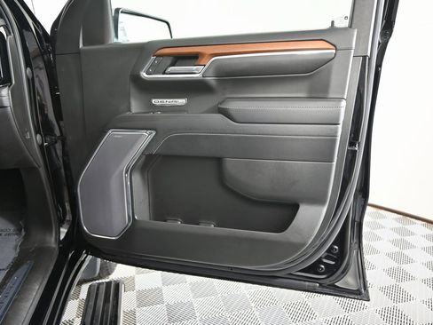 Used 2023 GMC Sierra 1500 Denali w/ Denali Reserve Package image 13