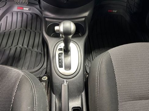 Used 2015 Nissan Versa SV image 14