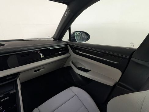 New 2026 Porsche Macan 4S Electric AWD/4WD image 23