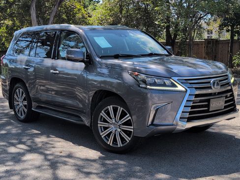 Used 2017 Lexus LX 570 4WD w/ Luxury Package image 23