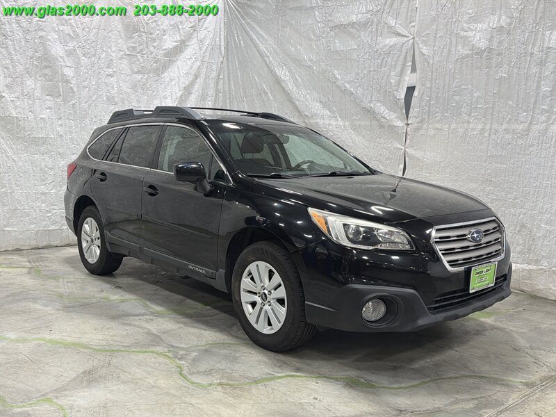 Used 2017 Subaru Outback 2.5i Premium AWD/4WD image 2