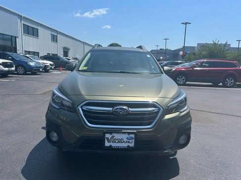 Used 2018 Subaru Outback 2.5i Limited AWD/4WD image 2