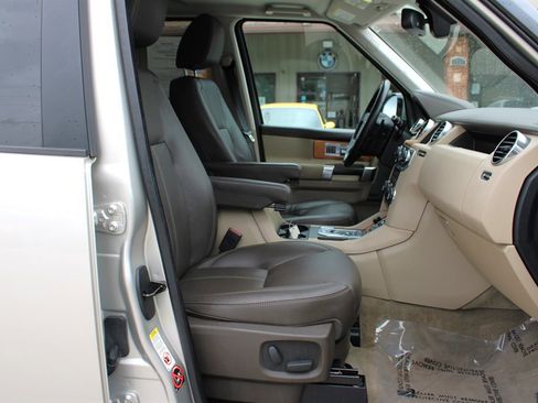 Used 2015 Land Rover LR4 HSE LUX image 18