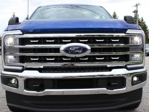 Used 2026 Ford F250 Lariat AWD/4WD image 5