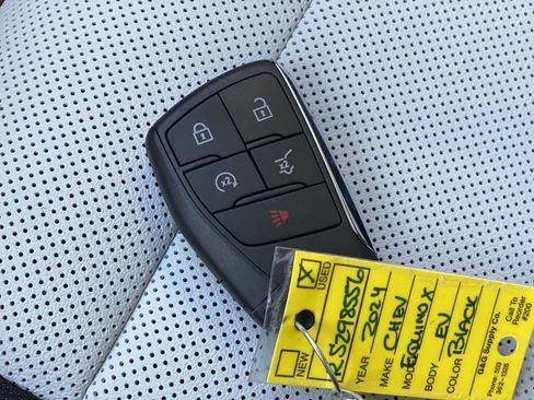 Used 2024 Chevrolet Equinox EV LT w/ Active Safety Package 3 AWD/4WD image 27