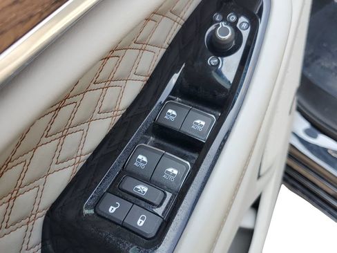 Used 2022 Jeep Grand Cherokee Summit AWD/4WD image 25