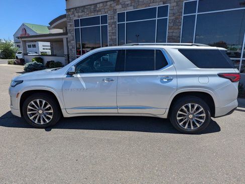 Used 2022 Chevrolet Traverse Premier AWD/4WD image 2