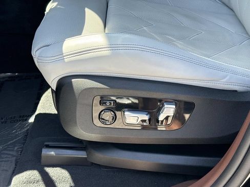 Used 2023 BMW XM w/ M Driver's Package AWD/4WD image 28