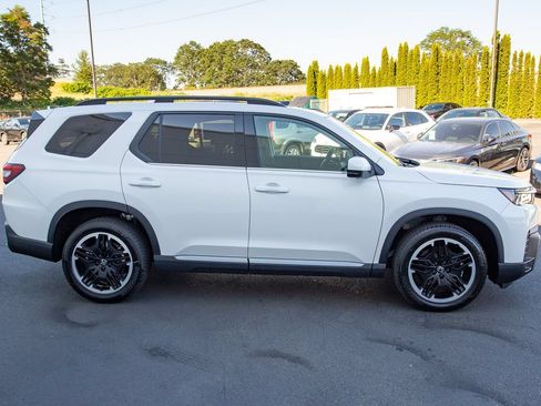 New 2026 Honda Pilot Touring image 5