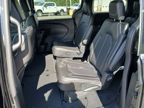 New 2026 Chrysler Voyager LX image 29