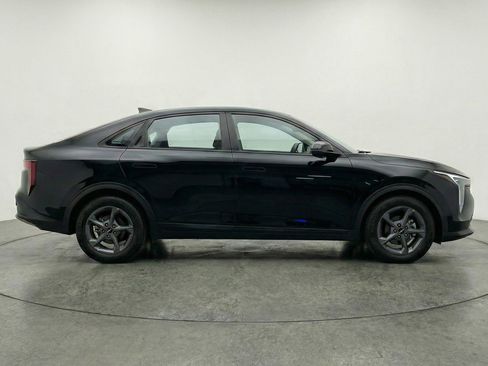 Used 2025 Kia K4 LXS image 11