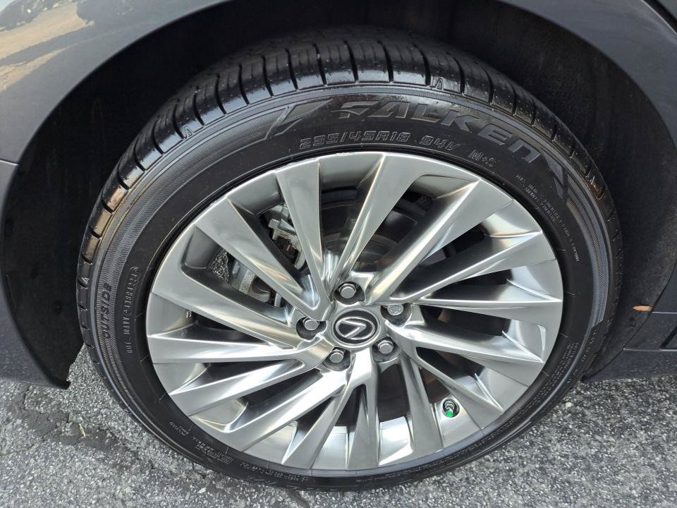 Used 2023 Lexus ES 300h Ultra Luxury w/ Accessory Package (Z2) FWD image 22