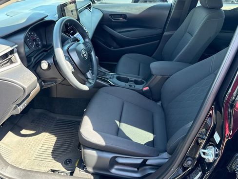 Used 2025 Toyota Corolla LE image 9