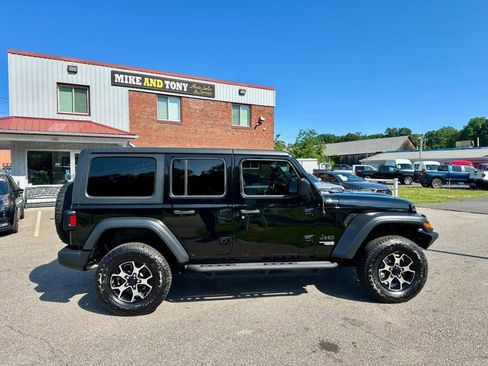 Used 2018 Jeep Wrangler Unlimited Sport S image 5