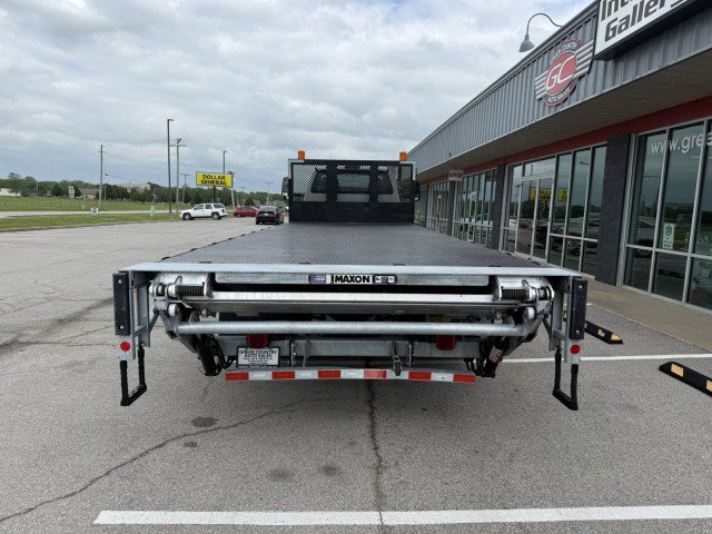 Used 2019 Ford F650 2WD Regular Cab Super Duty image 11