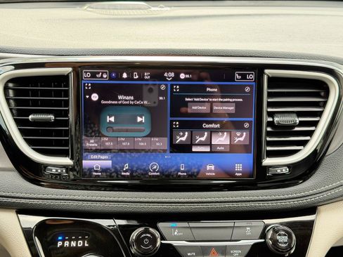 Used 2022 Chrysler Pacifica Touring-L FWD image 58