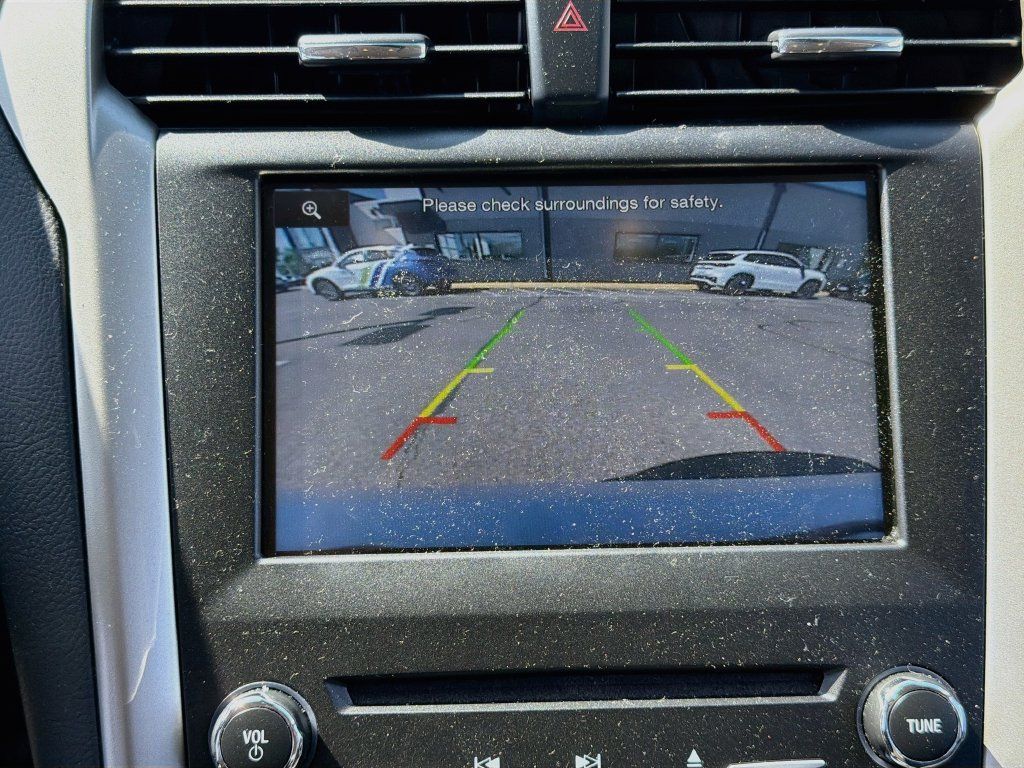 Used 2015 Ford Fusion SE w/ Equipment Group 202A FWD image 15