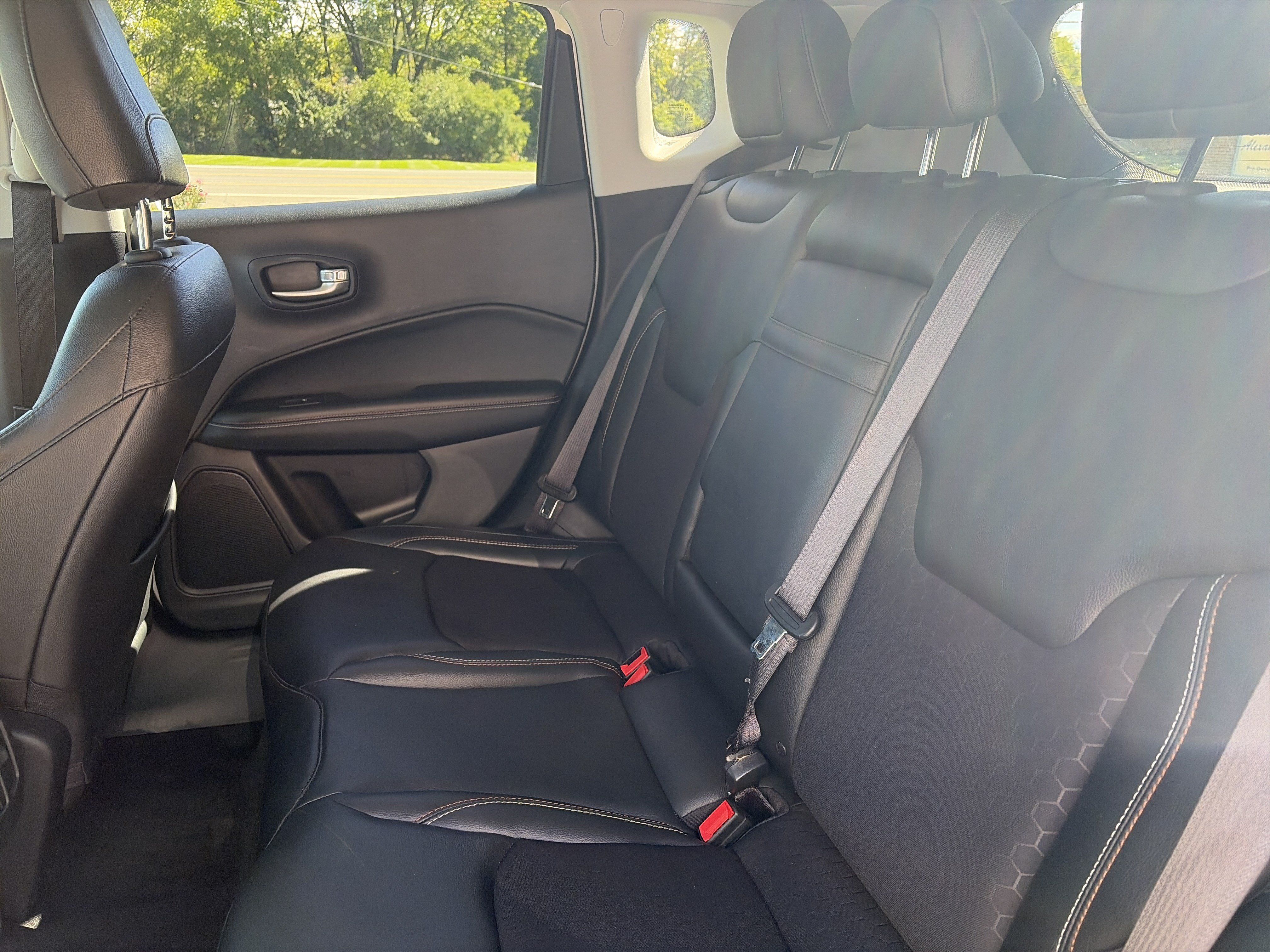 Used 2018 Jeep Compass Latitude w/ Popular Equipment Group AWD/4WD image 13