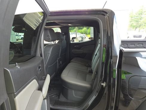Used 2025 Chevrolet Colorado ZR2 AWD/4WD image 27