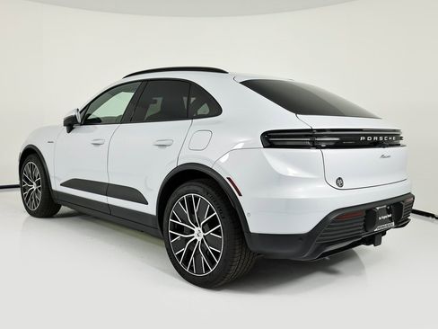 New 2025 Porsche Macan Electric image 3