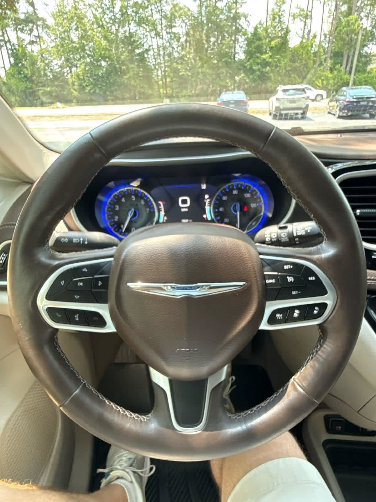 Used 2021 Chrysler Pacifica Touring-L w/ Premium & Safety Sphere Group FWD image 31
