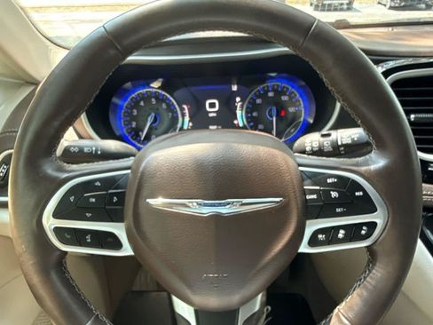 Used 2021 Chrysler Pacifica Touring-L w/ Premium & Safety Sphere Group FWD image 31