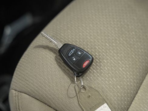 Used 2014 Chrysler 200 LX FWD image 34