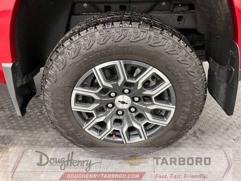 Used 2024 Chevrolet Colorado Z71 w/ Z71 Convenience Package 2 AWD/4WD image 23