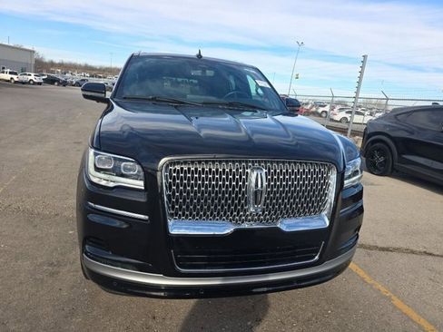 Used 2024 Lincoln Navigator Premiere image 4