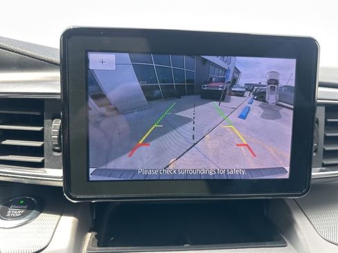 Used 2021 Ford Explorer XLT w/ Equipment Group 202A RWD image 13