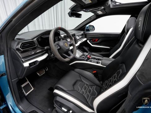 Used 2025 Lamborghini Urus SE image 22