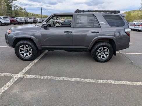 Used 2021 Toyota 4Runner TRD Off-Road Premium w/ Moonroof Package AWD/4WD image 9