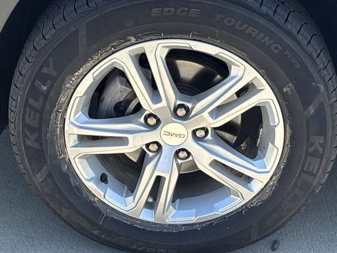 Used 2023 GMC Terrain SLE w/ Driver Convenience Package AWD/4WD image 10