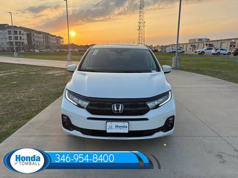 New 2026 Honda Odyssey Touring image 2
