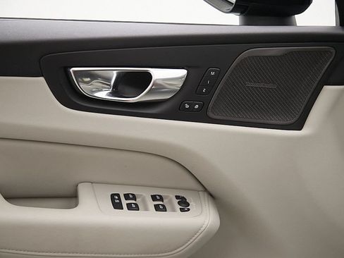 Certified 2026 Volvo XC60 B5 Ultra AWD/4WD image 11
