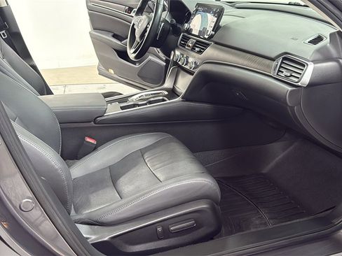 Used 2021 Honda Accord Touring image 18