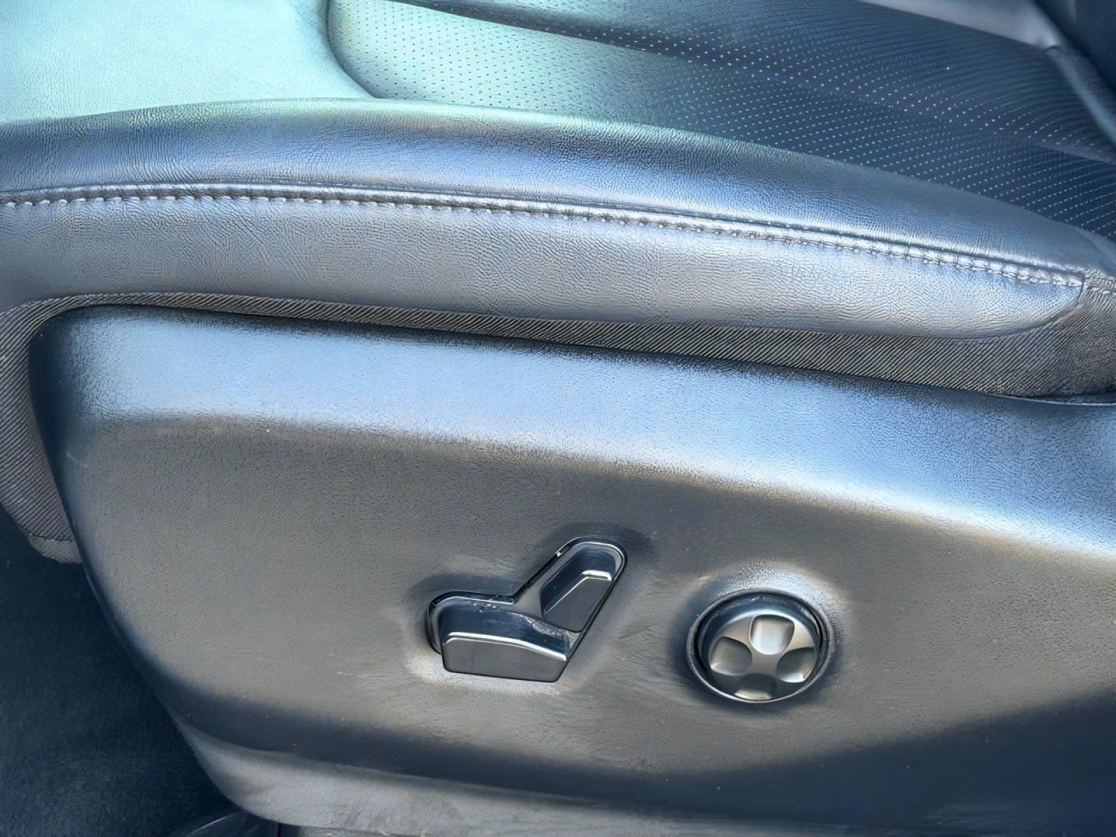 Used 2025 Chrysler Pacifica Select FWD image 26