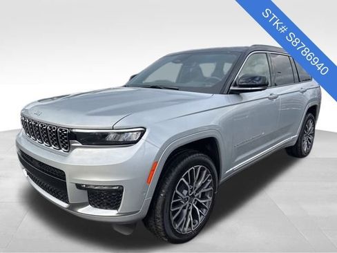 New 2025 Jeep Grand Cherokee L Summit image 3